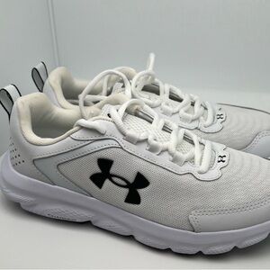 NWOT Under Armour Women’s sneaker Sz 8.5